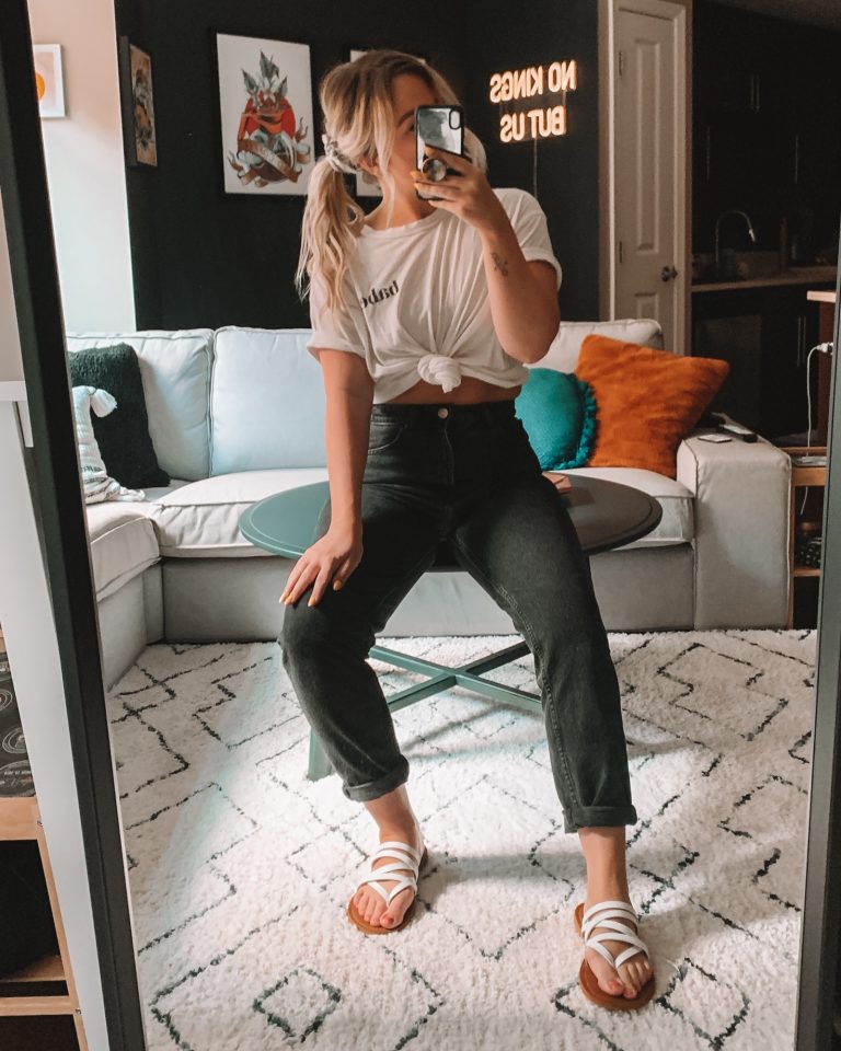 5 Ways to Style Mom Jeans This Summer | Go For Kady