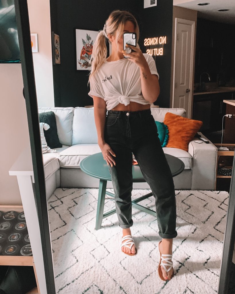 Casual Summer Mom Jeans Outfit