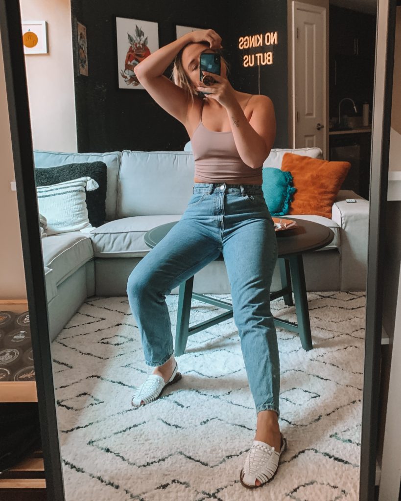 Vintage 90s Mom Jeans Outfit