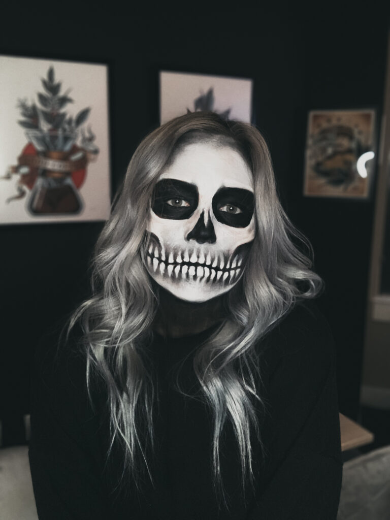 skeleton skull halloween look